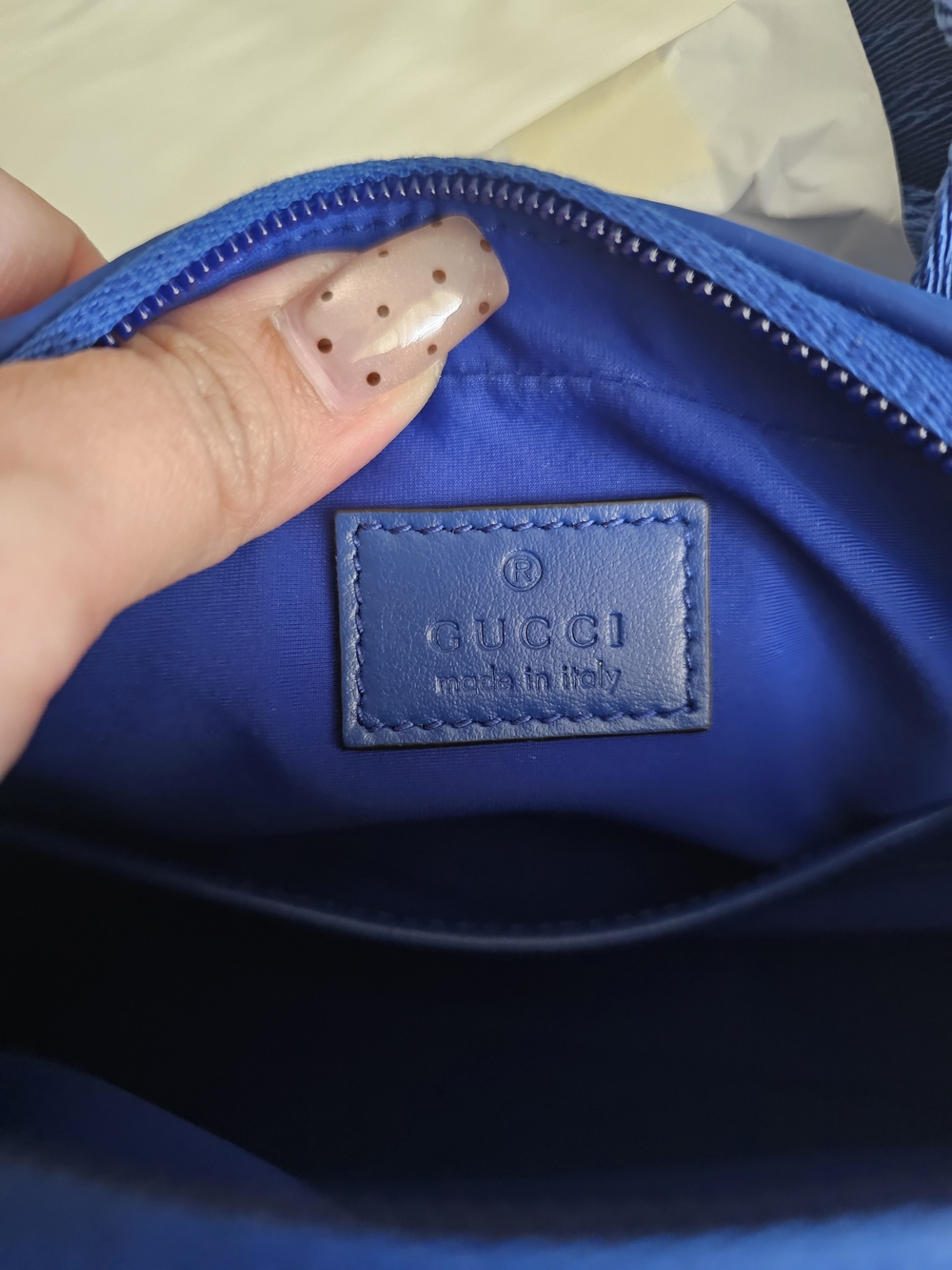 Gucci Edge Mini Slingbag - Picture 5 of 5